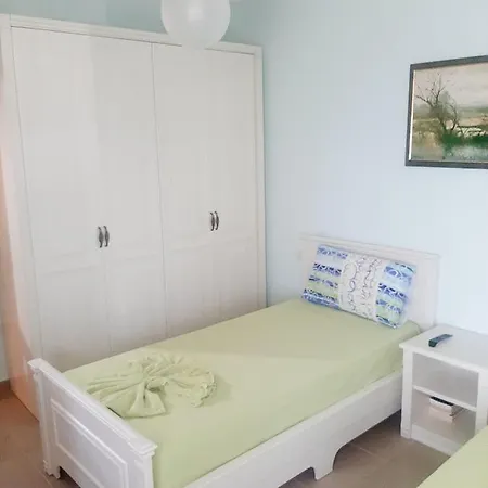 Mani 2 Apartament